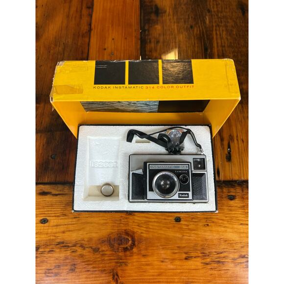 Vintage In Box Kodiak Instamax 314 Film Camera and manual - Picture 1 of 13